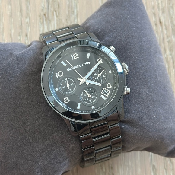 Michael Kors Runway Black Ceramic Dial Black Steel Strap Watch - MK5162 - Picture 4 of 13